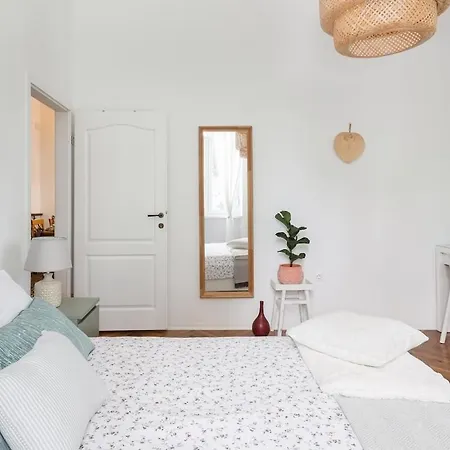 Apartment In A Period - Private Parking *