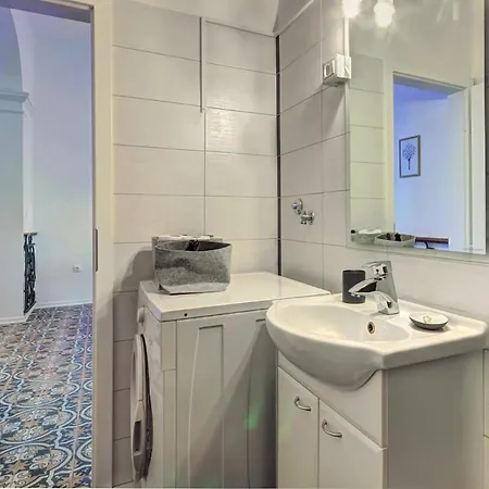 Appartement In A Period - Private Parking Pula