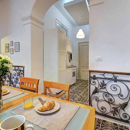 Appartement In A Period - Private Parking Pula