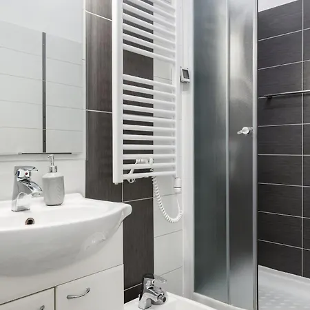 In A Period - Private Parking Appartement
