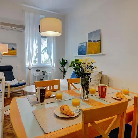 Appartement In A Period - Private Parking Pula